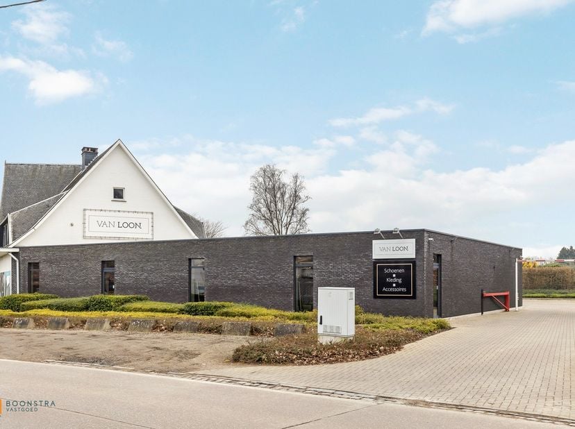 Op een schitterende Triple-A locatie gelegen op de verbindingsas, Mechelen - Heist-op-den-Berg, bevindt zich dit handelspand met uitstekende zichtbaar