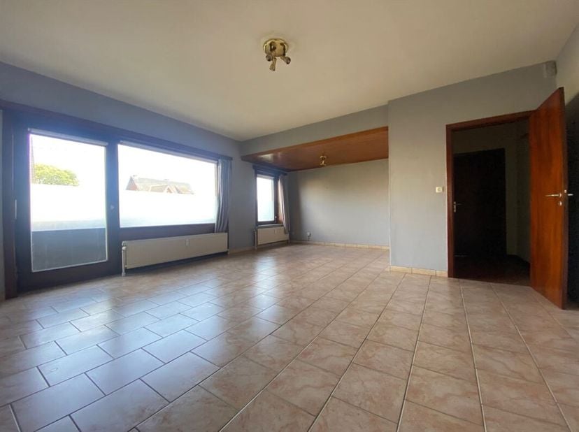 Bel appartement de +/- 62 m² sis au coeur de la résidence « Olympe » avec cavette et garage, à moins de 300 mètres de la gare et des commerces.&lt;br /&gt;