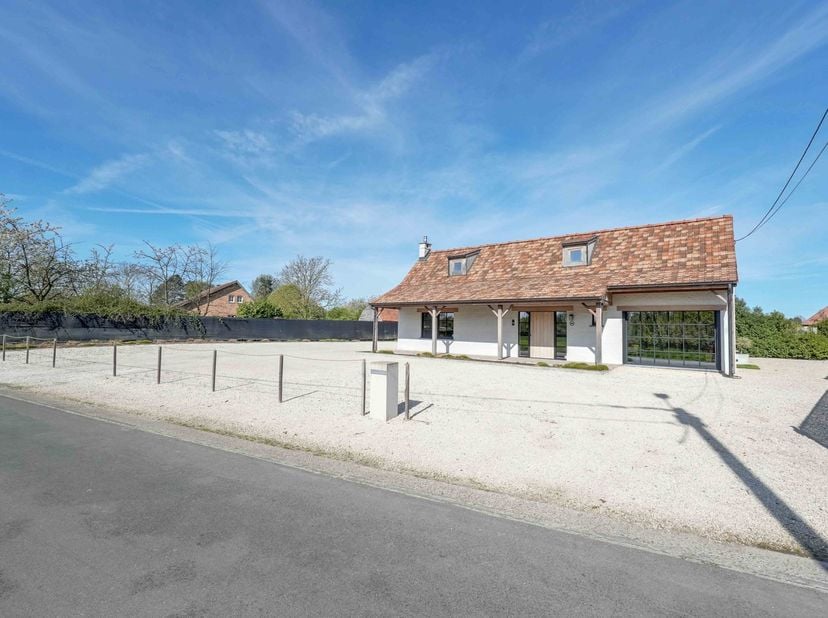 Prachtige  Villa – 275 m² woonluxe - perceel van 28Are 50ca&lt;br /&gt;
&lt;br /&gt;
Aan de Keelstraat 94 te Zepperen  bevindt zich deze prachtige woonst die voll
