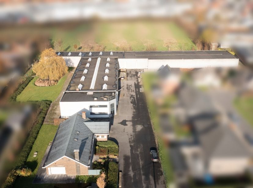 Bien professionnel à vendre
                    à 8800 Roeselare