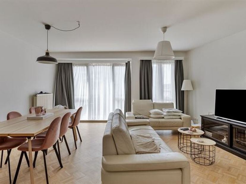 RUIM EN INSTAPKLAAR DUPLEX-APPARTEMENT MET 3 SLAAPKAMERS&lt;br /&gt;
 Gelegen in het centrum van Puurs (kijkt uit op het Dorpshart) - Op wandelafstand van w