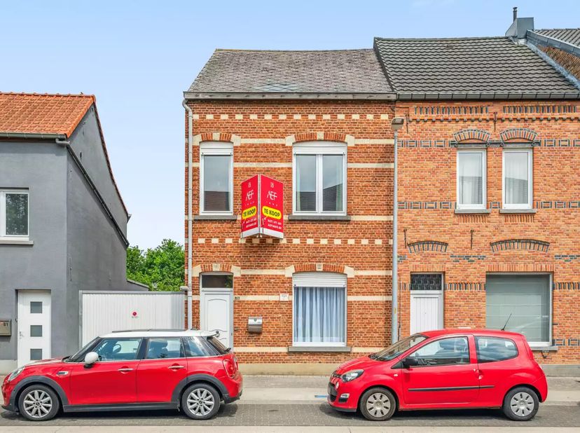 Cette maison à rénover, d&#039;une surface habitable de pas moins de 183 m², bénéficie d&#039;un emplacement exceptionnel, à proximité du centre d&#039;Aarschot. Ell