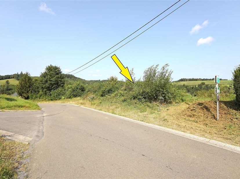 Terrain à bâtir d&#039;une superficie de 1100 m² pour la construction d&#039;une maison 4 façades, situé sur les hauteurs de la ville de Bouillon-sur-Semois.&lt;br