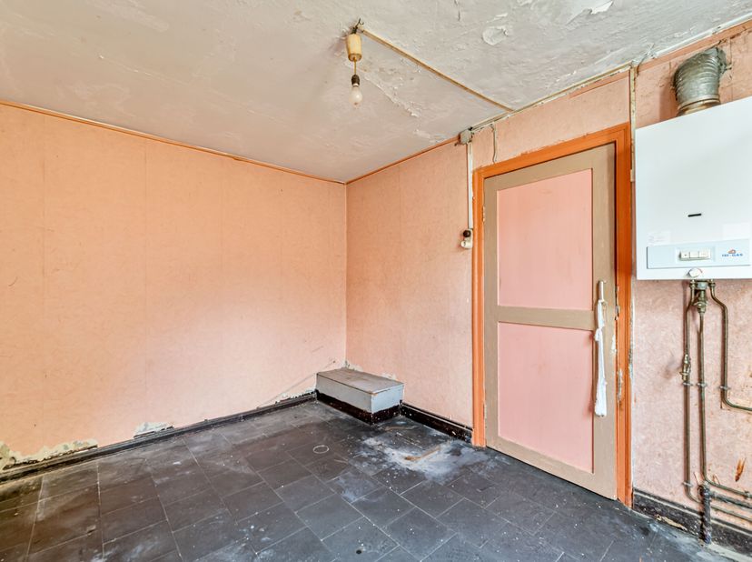 Te renoveren woning met diepe tuin in hartje Wevelgem!&lt;br /&gt;
Op zoek naar een renovatieproject met potentieel? Deze woning in het centrum van Wevelgem