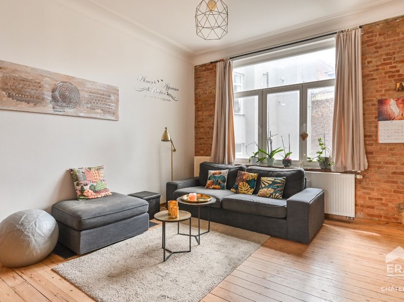 Situé à quelques pas du Parc Duden et de l&#039;Altitude 100, ce charmant appartement 2 chambres offre un cadre de vie urbain à proximité du Parc. Il se si