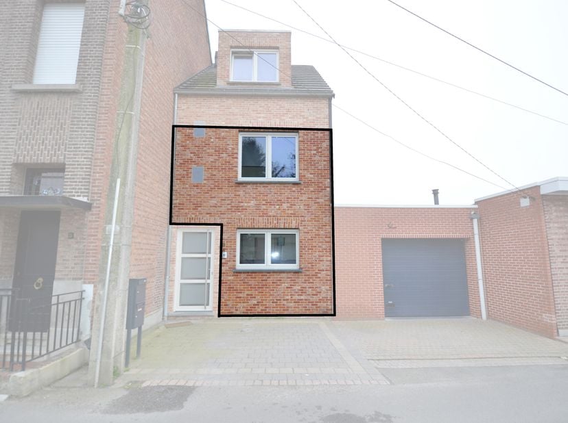 Rustig gelegen appartement in het centrum van Kessel (Nijlen).&lt;br /&gt;
Dit mooie appartement bestaat uit:&lt;br /&gt;
Gelijkvloers:&lt;br /&gt;
Inkomhal, apart toil