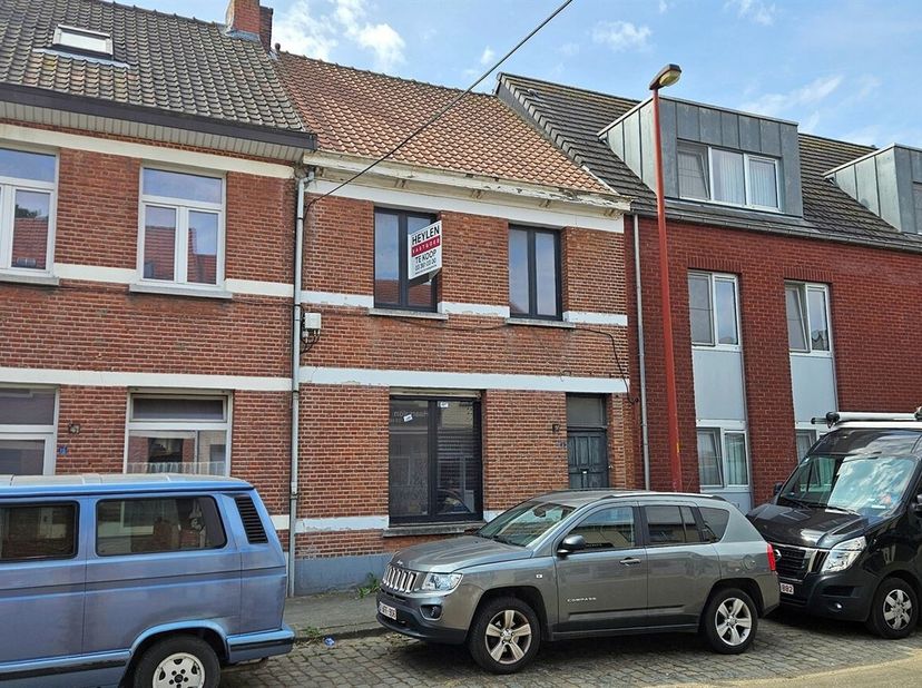 Centraal gelegen te renoveren woning met diepe tuin.  &lt;br /&gt;
Bent u op zoek naar een woning die u volledig naar eigen smaak kunt inrichten?&lt;br /&gt;
Deze