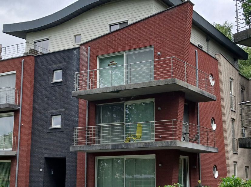 Rustig , doch centraal gelegen 1 slaapkamer appartement in een prachtig domein op wandelafstand van Grobbendonk centrum.&lt;br /&gt;
     &lt;br /&gt;
Indeling :