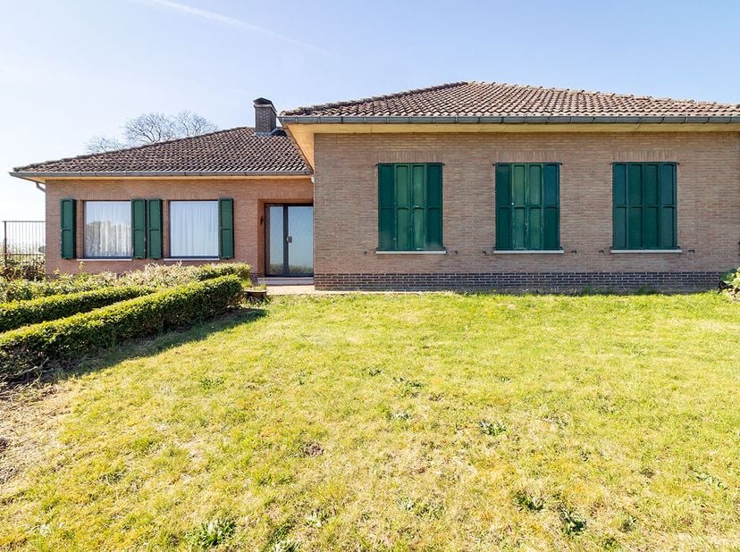 TE RENOVEREN WONING &lt;br /&gt;
 &lt;br /&gt;
Te renoveren woning - opp. 14a 08ca, kad. sectie A, nummer 0267C2 P0000, Woongebied met landelijk karakter en agrar