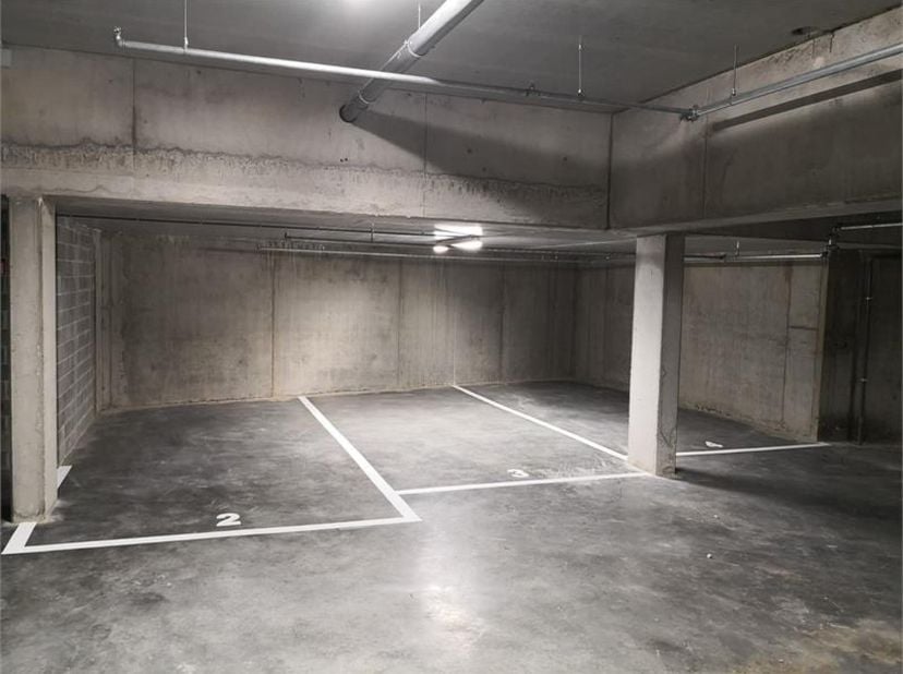 Garage à vendre
                    à 8700 Tielt