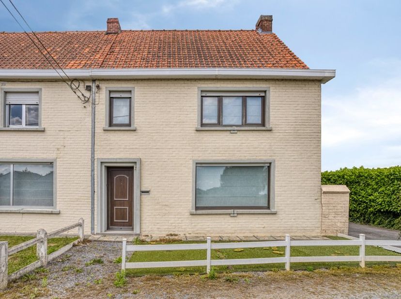 Te koop: Halfopen gezinswoning met 4 slaapkamers in het hart van Dentergem&lt;br /&gt;
&lt;br /&gt;
Vraagprijs: 229.000,00 euro!&lt;br /&gt;
&lt;br /&gt;
 Dujardinstraat 3, 8