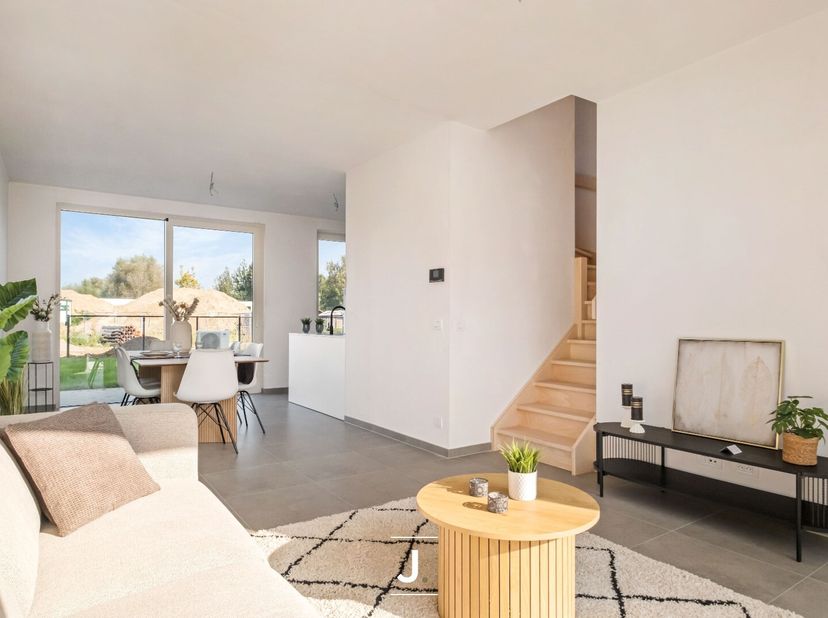Bruyelhof is een project van 13 woningen gelegen te Bavikhove. Bavikhove situeert zich in Zuid-West-Vlaanderen en is een deelgemeente van Harelbeke. H