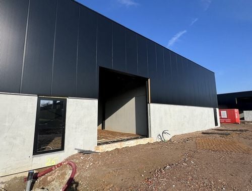                                         Bâtiment d’entreprise à louer à Haaltert, € 1.200
