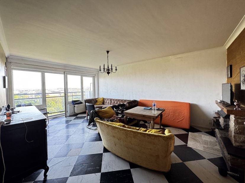 Anderlecht, idéalement situé, face au magnifique parc des étangs, et proche des commerces, nous vous proposons ce charmant appartement deux chambres s