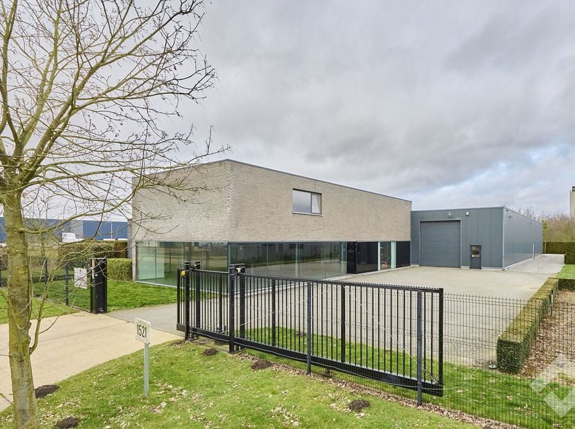 Bien professionnel à vendre
                    à 3920 Lommel