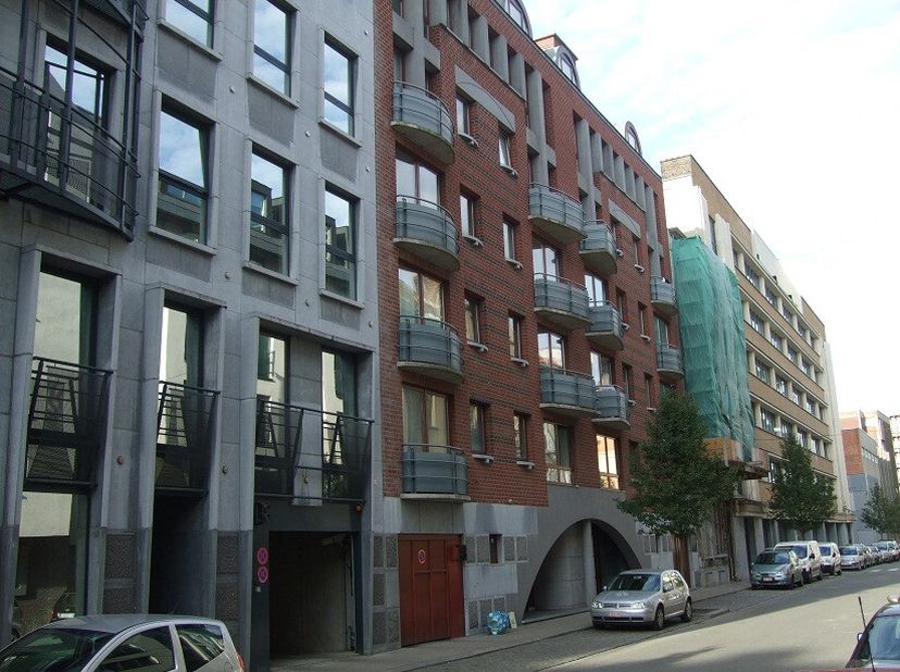 Ideaal gelegen 2 slaapkamer flat&lt;br /&gt;
Frontispiesstraat 2B, verdiep 3, 1000 Brussel&lt;br /&gt;
flat , 2 slpk - 70 m2 - 3e verdieping – badkamer(ligbad) –