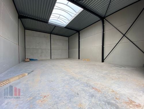                                         Bâtiment d’entreprise à vendre à Izegem, € 245.920
