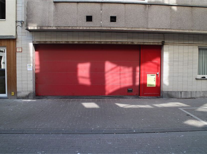 Emplacement n°260 &lt;br /&gt;
Le parking est accessible via Hendrik Serruyslaan 40, la sortie se trouve à Aertshertoginnestraat 23 à Ostende.&lt;br /&gt;
Place d