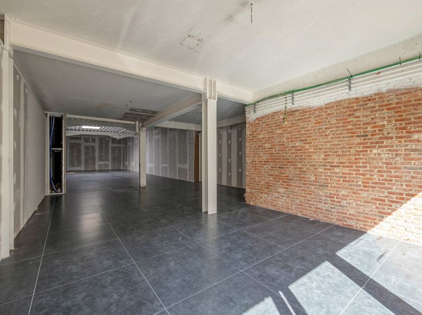 Bien professionnel à vendre
                    à 2320 Hoogstraten