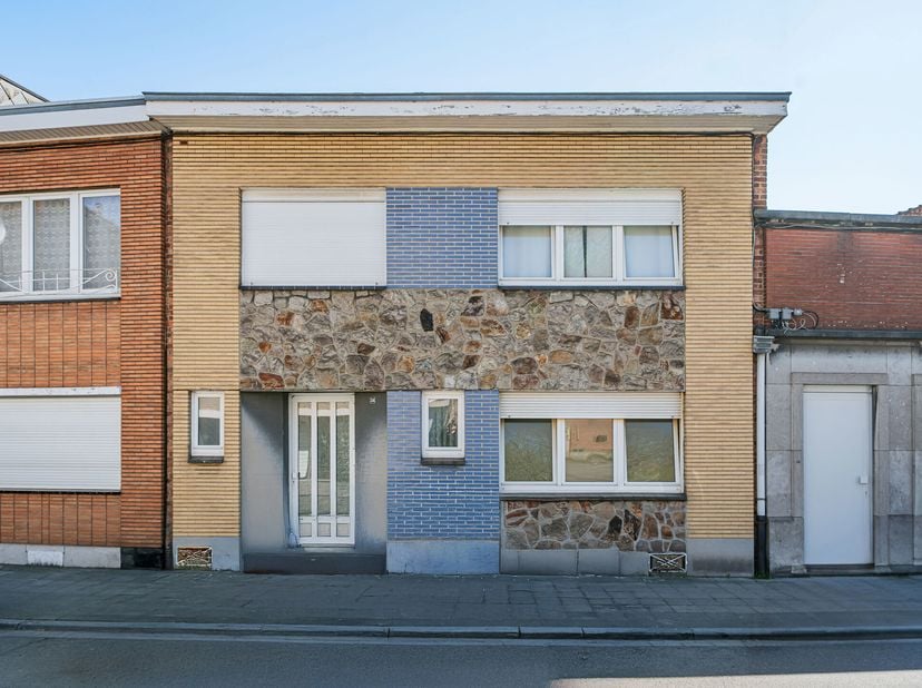 QUARTIER DU LAVEU  CHARMANTE MAISON 4 CHAMBRES AVEC JARDIN&lt;br /&gt;
Nigel IMMO a le plaisir de vous présenter cette agréable maison 2 façades idéalement