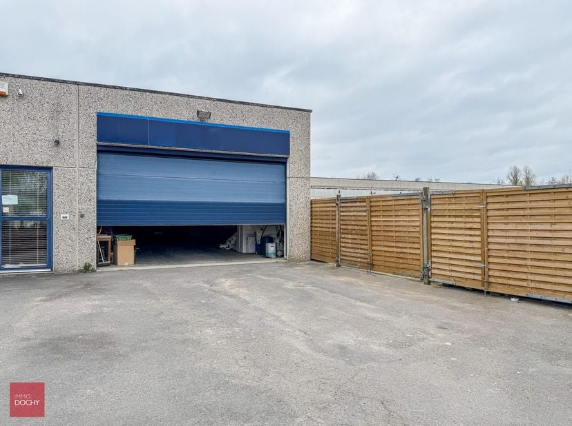 420m² vrije ruimte, met 3 parkeerplaatsen
