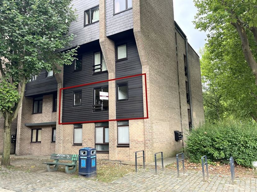Een geweldige kans, in de wijk Blocry, een appartement van 55m² gelegen in het hart van LLN, dicht bij het sportcentrum en alle voorzieningen. Het bes