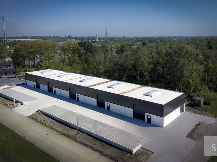 Op het dynamische bedrijventerrein van Lanklaar worden 5 hoogwaardige KMO-units ontwikkeld. Het complex is ideaal voor ondernemers op zoek naar kwalit