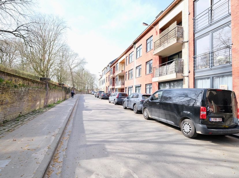 ANDERLECHT - REF :6665067 - Dans un quartier calme et résidentiel avec une vue dégagée sur un parc, nous vous proposons ce magnifique duplex/penthouse