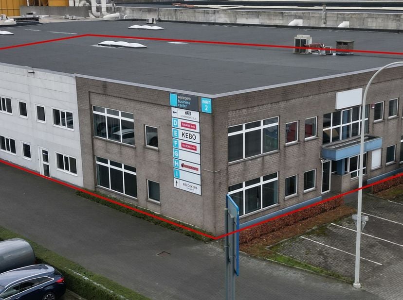 Cet espace commercial est stratégiquement situé dans un parc d&#039;activités le long de diverses routes d&#039;accès à l&#039;est d&#039;Anvers.&lt;br /&gt;
&lt;br /&gt;
La disposit
