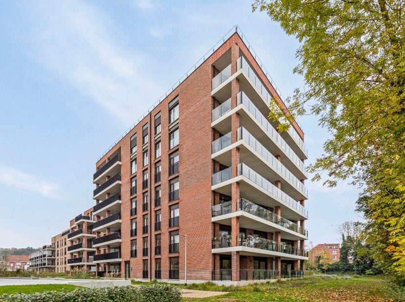 Ontdek dit uitzonderlijke appartement gelegen op een toplocatie in Diest. Geniet van het beste van beide werelden: een rustige, groene omgeving met ui