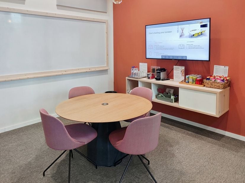 Boek een serviced office voor vier personen, dan regelen wij de rest.&lt;br /&gt;
Zet uw bedrijf op het juiste spoor en werk net naast het spectaculaire tre