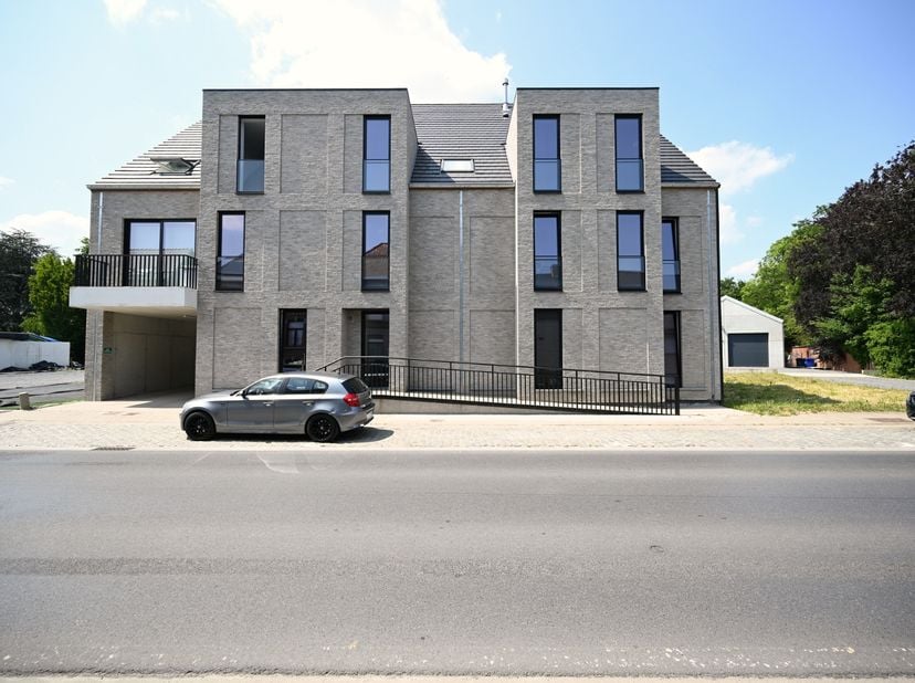 Nieuwbouw appartement dichtbij de markt van Ardooie en gelegen op wandelafstand van verschillende winkels, horeca, openbaar vervoer, sportgelegenheden