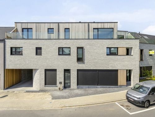                                         Kantoor te huur in Sint-Pieters-Leeuw, € 800
