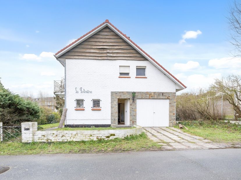 Sint-Idesbald: Te renoveren villa &quot;La Potinière&quot; Gelegen in een rustige doodlopende straat, op wandelafstand van de zee en winkels, biedt Villa La Pot