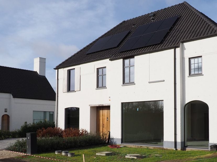 Laatste hoog afgewerkte en traditioneel gebouwde energiezuinige (E-peil 30) nieuwbouw woning met 4 kamers en 2 badkamers te koop in de serene buurt va