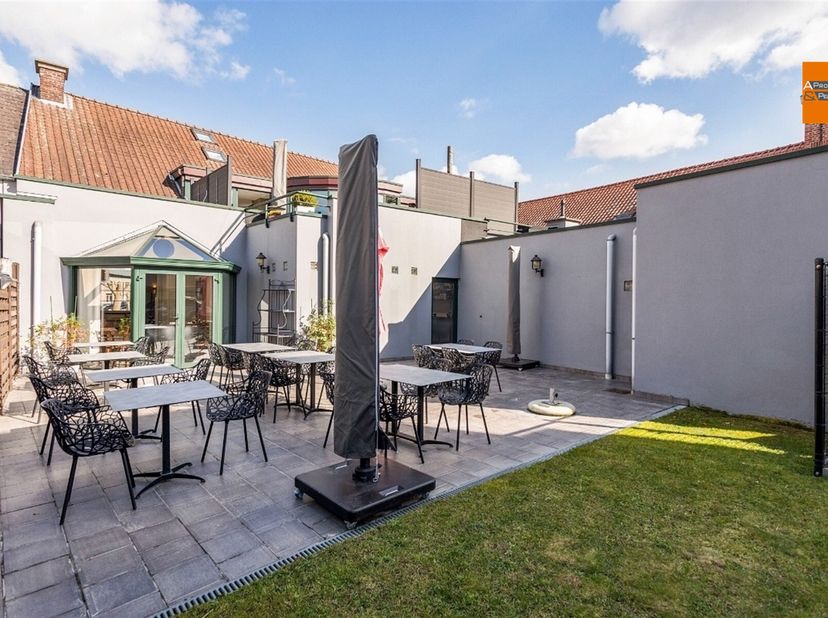 Un restaurant bien géré avec un appartement de 4 chambres à coucher prêt à l&#039;emploi !&lt;br /&gt;
&#039;t Kraaienest est un restaurant proposant un cadre rustiqu