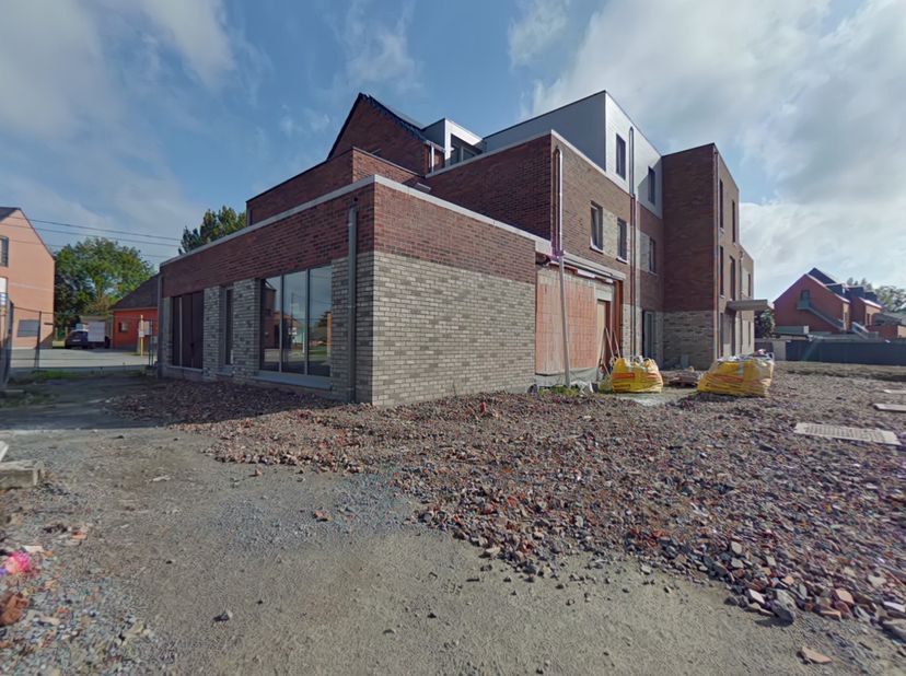 Bedrijfsvastgoed te koop
                    in 7822 Isieres