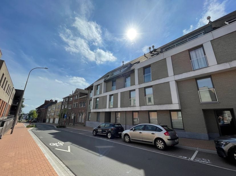 Garage à louer
                    à 8700 Tielt