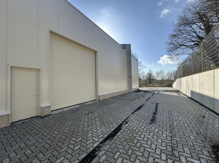 Unit van 234 m² in een nieuw KMO-park!&lt;br /&gt;
Ontdek de mogelijkheden van dit nieuw gebouwde bedrijventerrein in Langvoort te Laakdal. Met de strategis