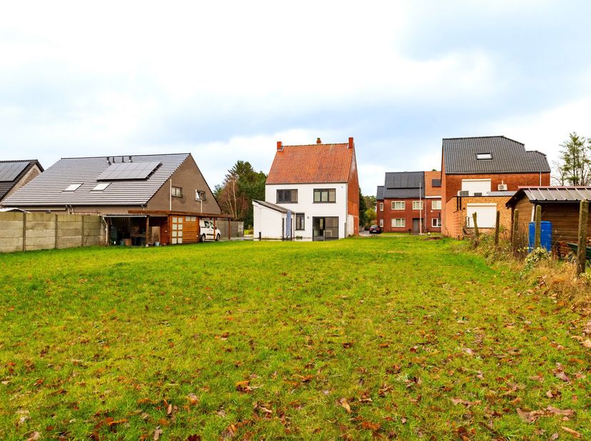 Terrain à vendre
                    à 3581 Beverlo