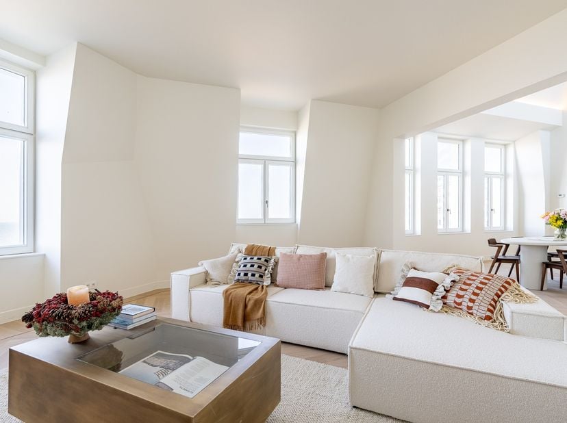 FANTASTISCH HOEKAPPARTEMENT IN VILLA LOUIZA  MET UITGESTREKT ZEEZICHT EN 4 SLPK&lt;br /&gt;
Op de 3e en 4e verdieping van de Villa Louiza, bieden wij u een