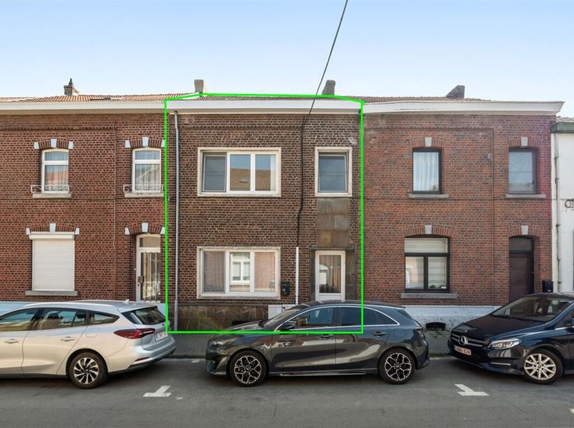 KNUSSE GEZINSWONING MET 4 SLKS VLAKBIJ HET CENTRUM VAN LANDEN&lt;br /&gt;
In Landen vinden we langs de Grumstraat ter hoogte van nummer 49 deze verder op te