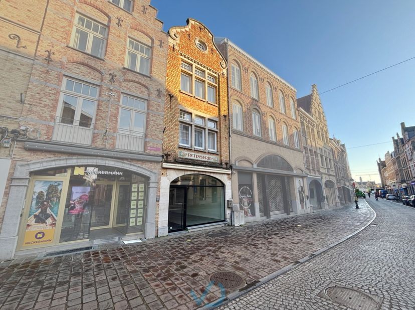 Bien professionnel à louer
                    à 8900 Ieper
