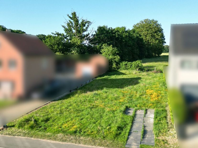 Terrain à vendre
                    à 3560 Meldert