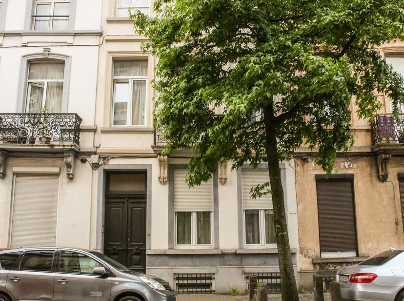 Met zorg gerenoveerd karaktervolle woning – Paviljoenstraat, Schaerbeek&lt;br /&gt;
&lt;br /&gt;
Dit elegante eengezinswoning uit 1890 ligt in de historische wijk