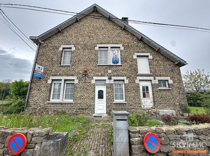 L&#039;agence SKYIMMO vous propose cette magnifique maison bel étage située sur BONCELLES, ce bien est composé comme suit :&lt;br /&gt;
AU RDC : Hall d&#039;entrée (1