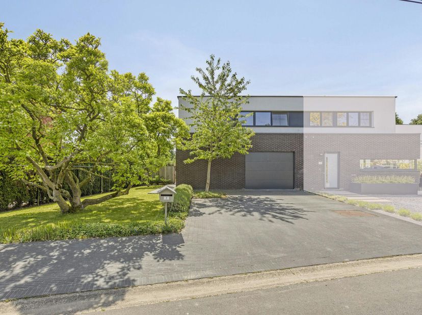 Gelegen in een rustige straat, met een zuidelijk gerichte tuin die zon vangt van &#039;s morgens tot &#039;s avonds, is het een leuke plek om te wonen. Alle voo