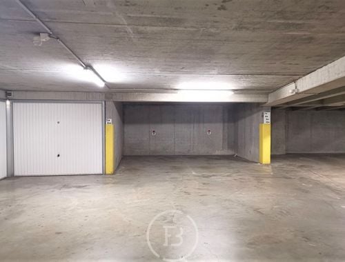                                         Garage te huur in Brugge, € 99
