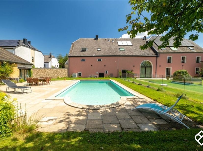 Magnifique maison dexception à Heinsch. Idéalement située, à 5 min d&#039;Arlon, de ses écoles, commerces et toutes autres facilités, et de l&#039;accès vers le