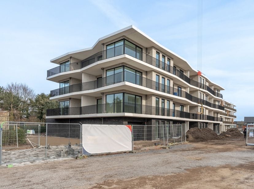Domein Neerhof is zeer gunstig gelegen in het binnengebied tussen de Neerstraat en Steenweg op Mol. Gesitueerd in een rustige en aangename parkomgevin